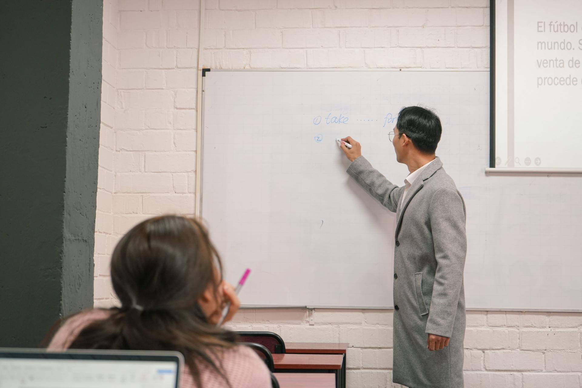 ¡El inglés abre puertas: 754 estudiantes confían en su futuro!